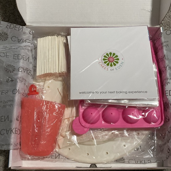 Cakes of Eden Apron Hero's pop n dip kit. Never used - Picture 3 of 12